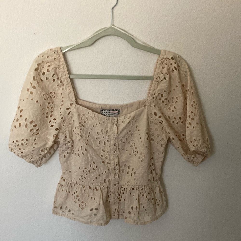A CALIN Flying tomato Cream Eyelet Top Small Shell 100% cotton Lining 100% Rayon